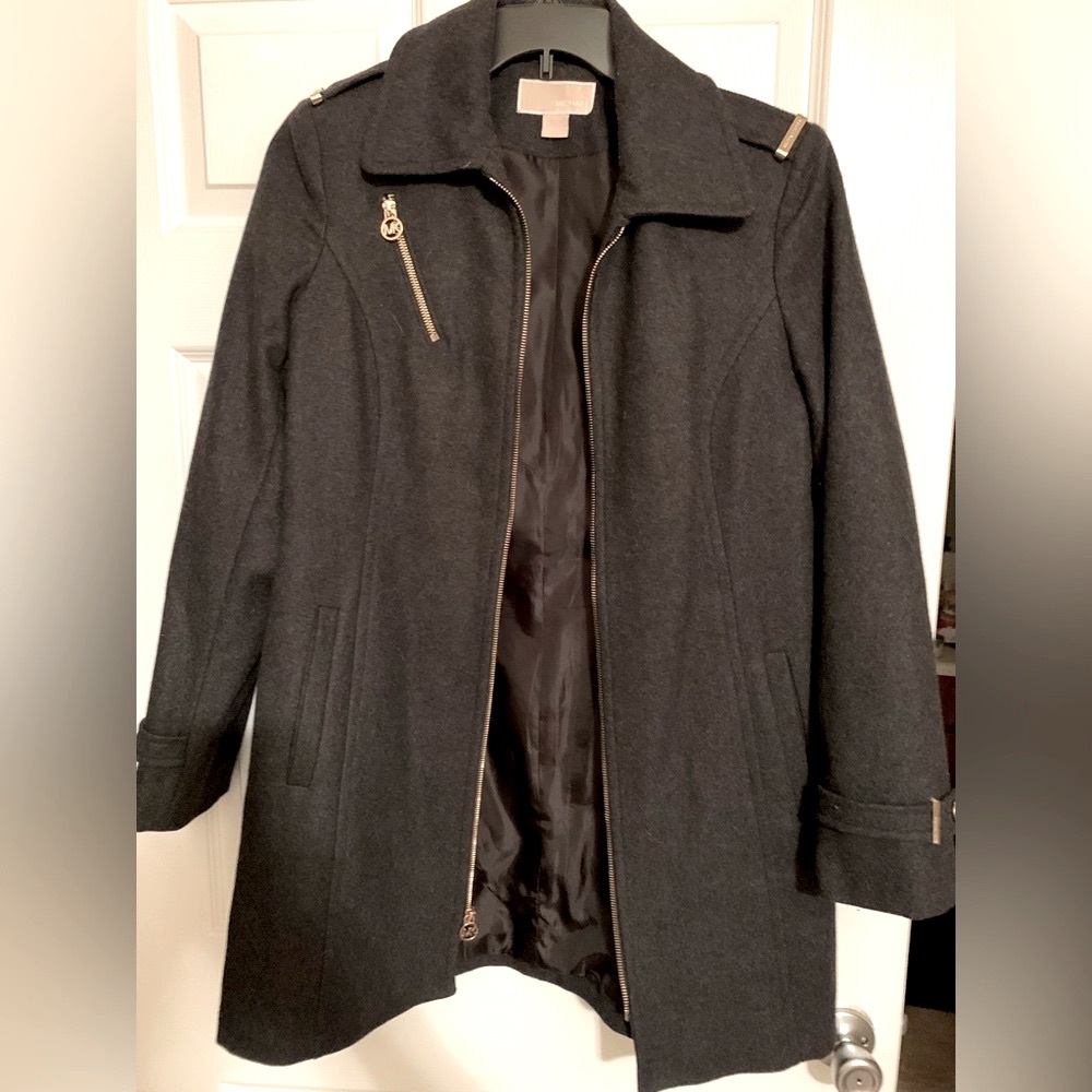 Michael Kors wool coat LIKE NEW COND. pit to pit= 20.5-21”. Length=36.5”